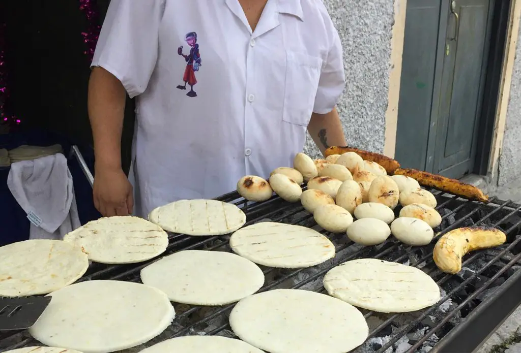 Best vegetarian dishes in the world, Colombian Arepa