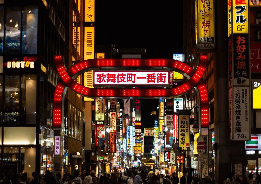 Things to do in Shinjuku, head to golden gai street for a night out bar hopping under neon lights 