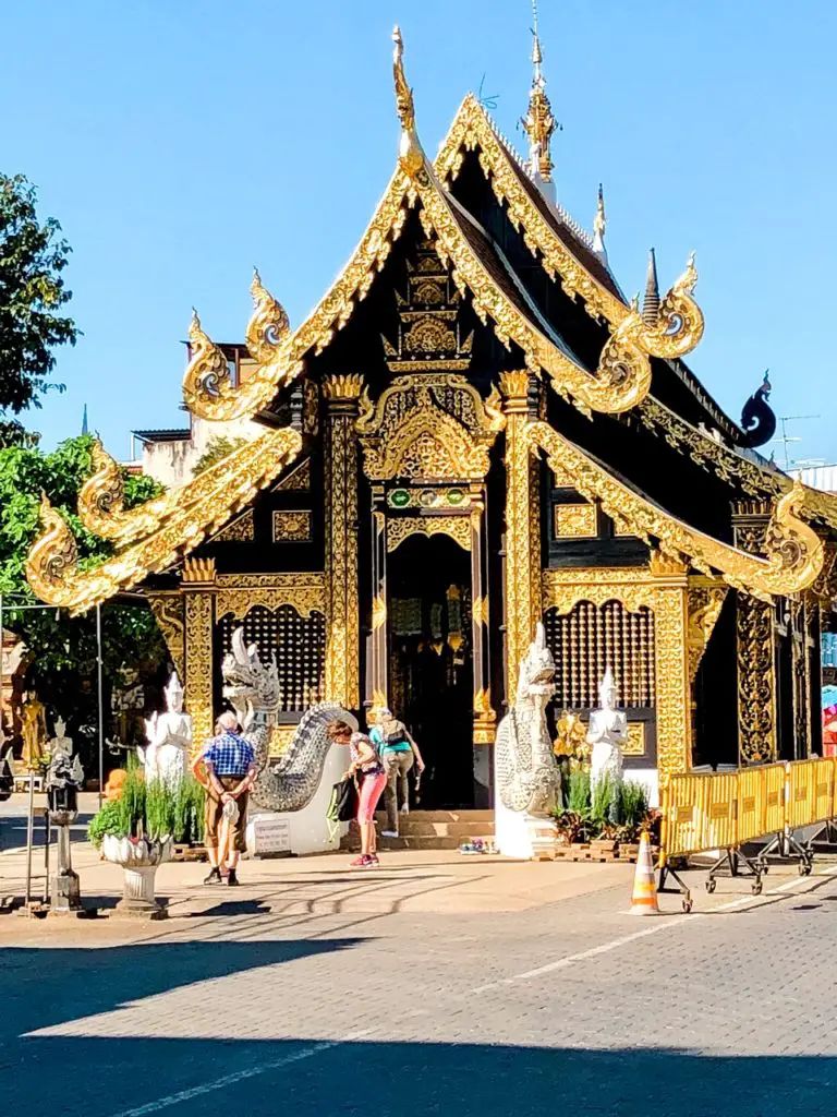 best places to visit in Asia in March - Chaing mai temple