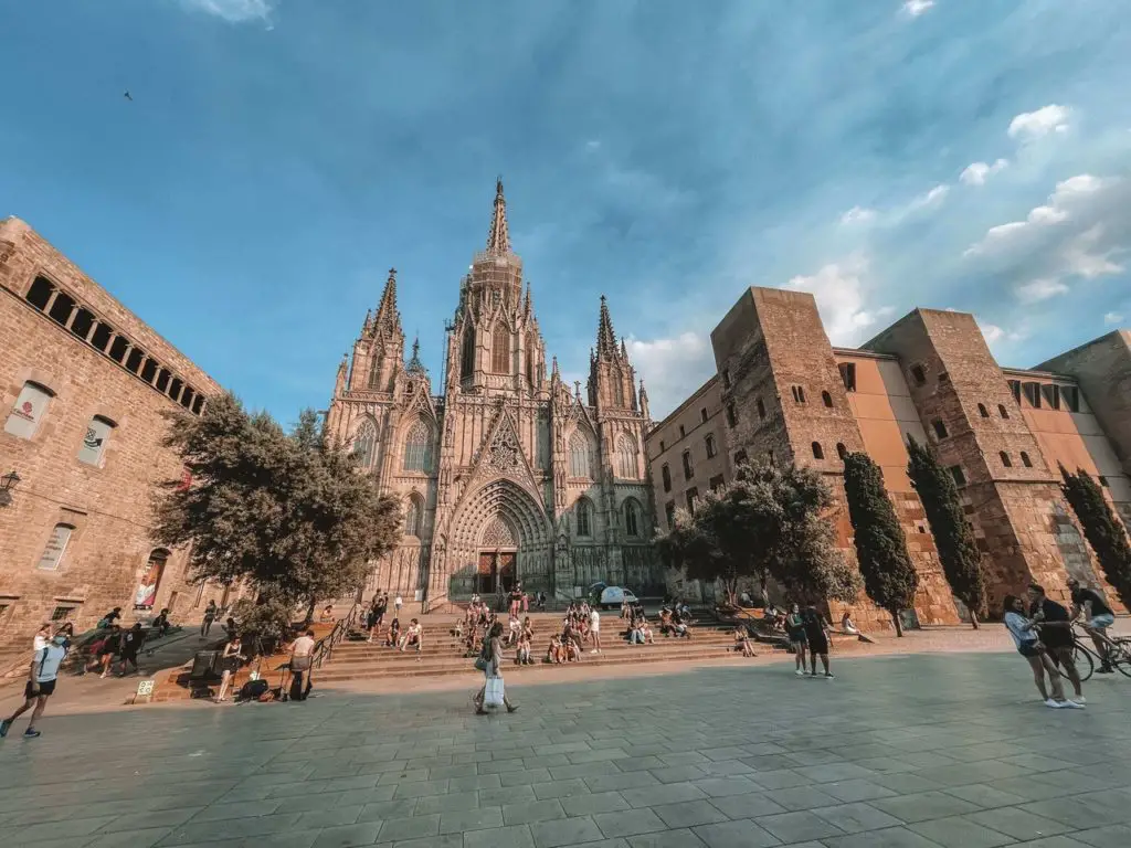 Honeymoon in Spain, Barcelonas gothic cathedral 