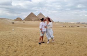 Cairo Day Trip - Giza Kiss_VeggTravel