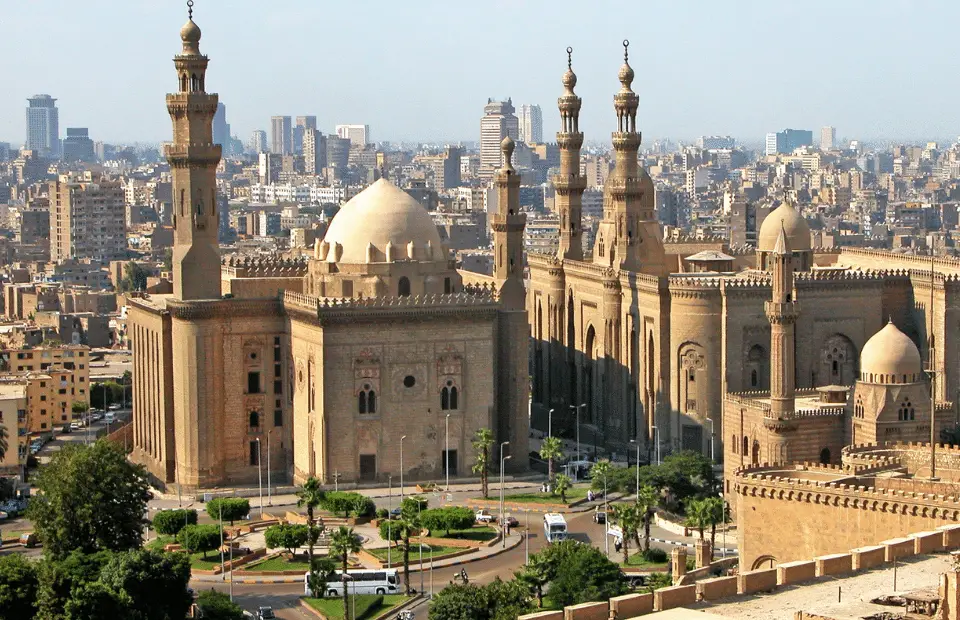 Hurghada to Cairo day trip - Cairo old town mosque in the city