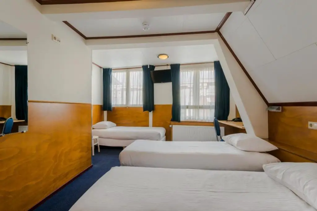 Best budget hotels in Amsterdam - Van Gelder Triple Room