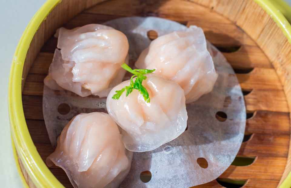 Top 10 things to do in Hong Kong for First-Time Visitors - try authentic dim sum at a chinese restaurant 
