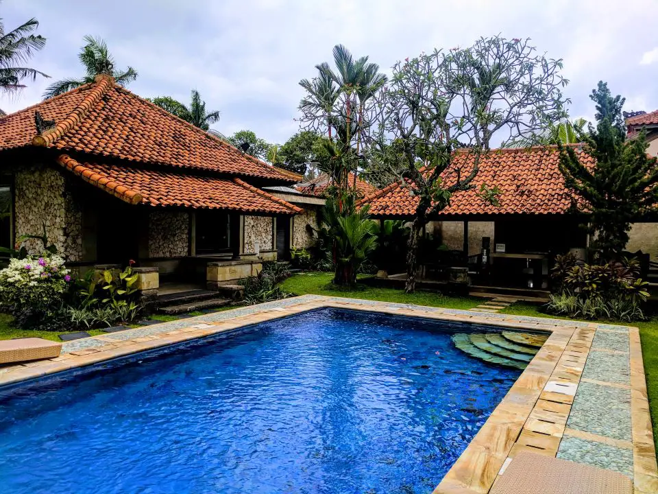 Tips for traveling to Bali, where to stay - private villa in Seminyak
