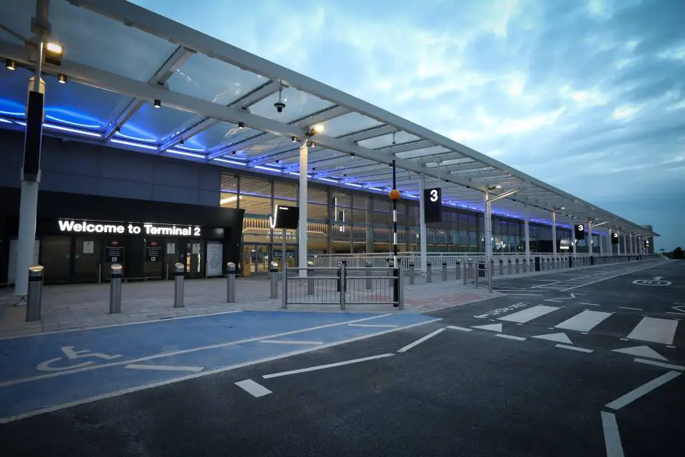 Manchester airport parking reviews - outside terminal 2